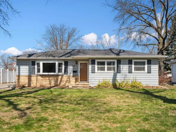 1002 Melrose Dr, Cedar Falls, IA 50613
