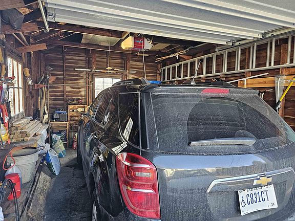 3rd image of 709 E Armstrong St
