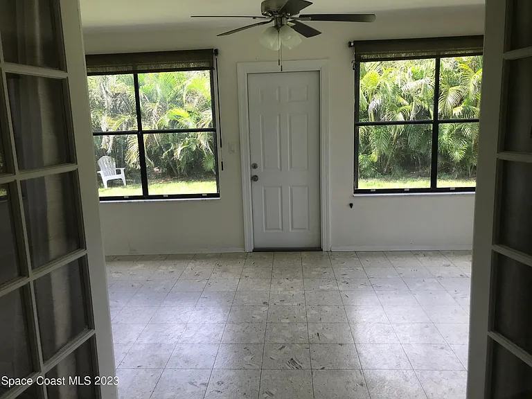 136 Atlantic Dr — Photo 15