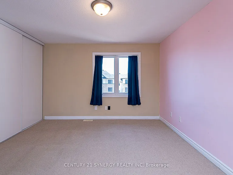 2228 Tenth Line Rd — Photo 30