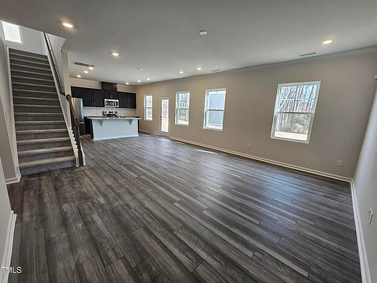 469 Willard Woods Dr — Photo 8