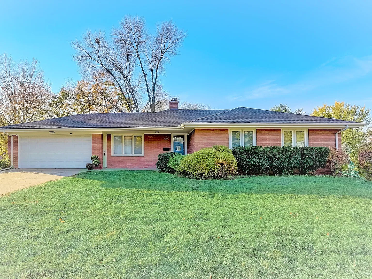 5205 Benton Avenue — Photo 3