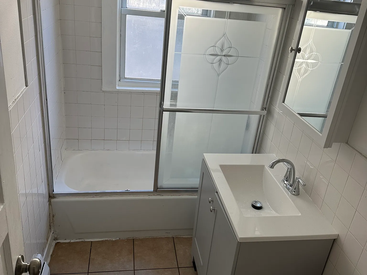 2 bed, 900 sqft, $2,400 — Photo 2