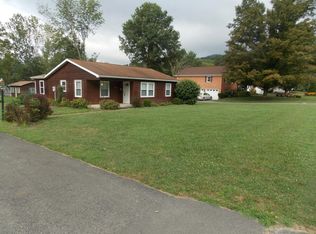 461 Old White Trl, White Sulphur Springs, WV 24986