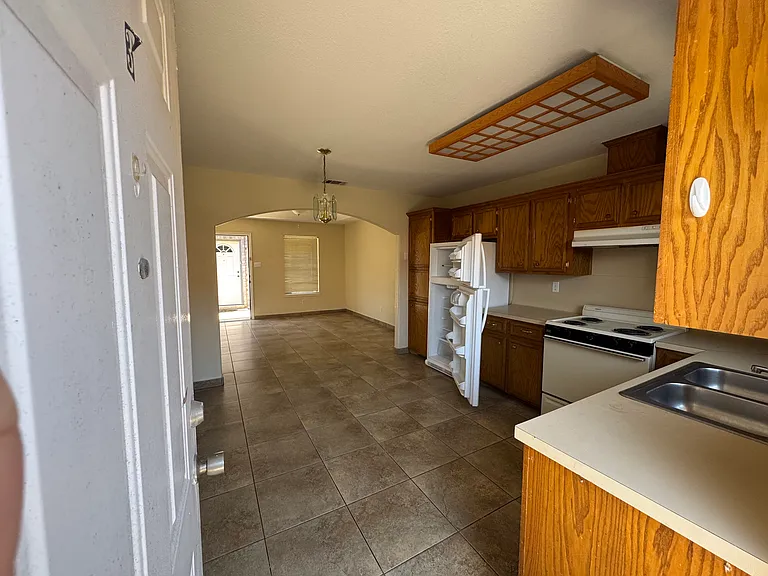 1820 Norma Ln #4 — Photo 3