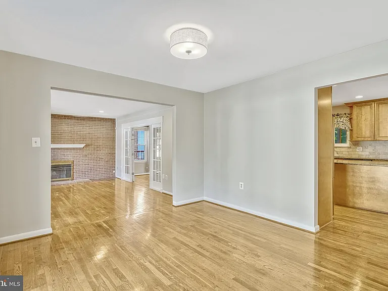 5021 Fleming Dr — Photo 20