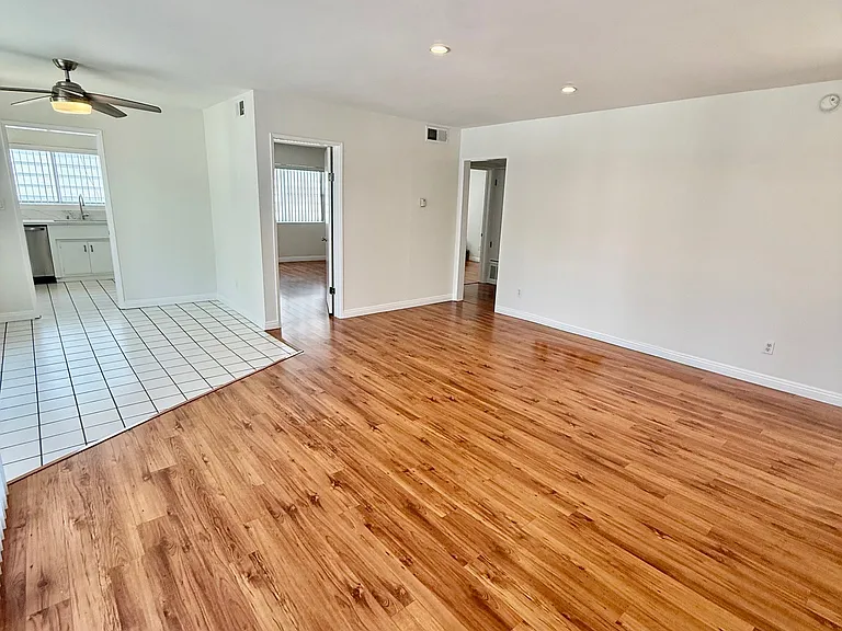 11748 Mayfield Ave #5 — Photo 5