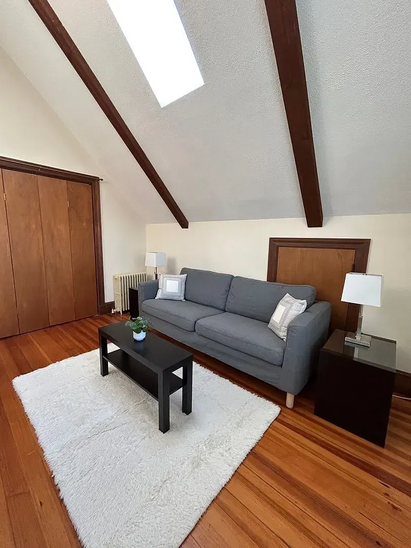 2 bed, 650 sqft, $3,100 — Photo 2
