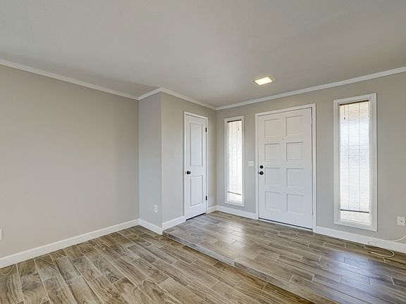 5th image of 1108 W Manhatton Dr