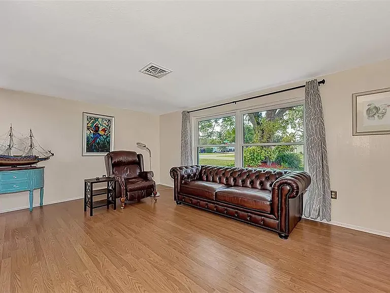 1329 Nantucket Rd — Photo 18