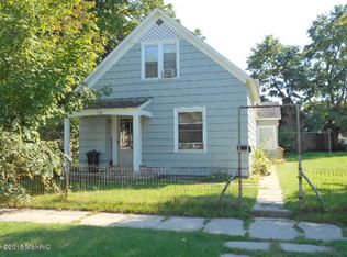 406 E Foster St, Ludington, MI 49431