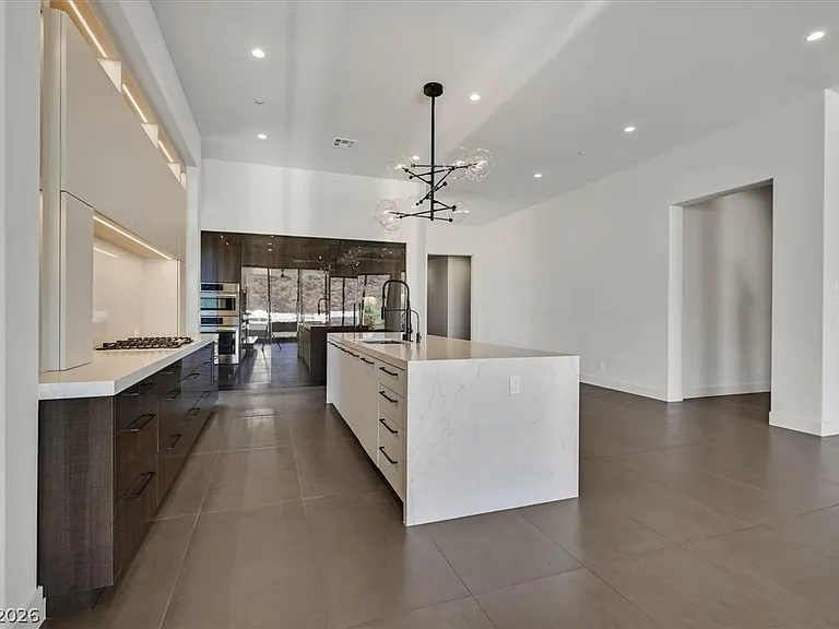 692 Scenic Cliff Dr — Photo 11