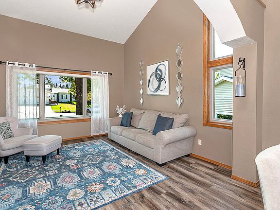 3rd image of 2920 Remuda Dr