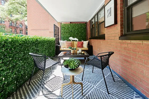 Sold by Douglas Elliman | media 17