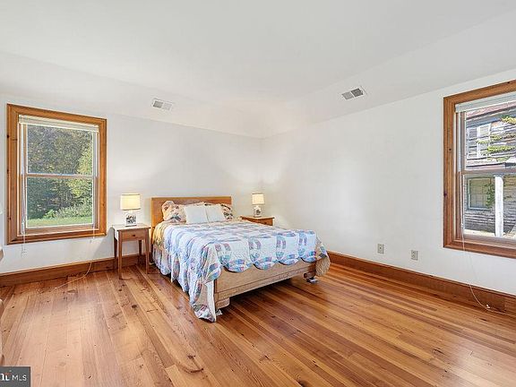 3rd image of 6150 Rosemary Ln