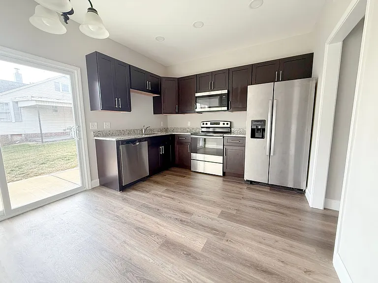 109 Westfield Ct — Photo 9