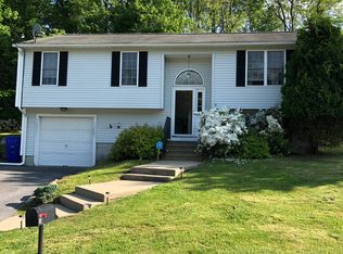 5 Sturbridge Way, West Warwick, RI 02893