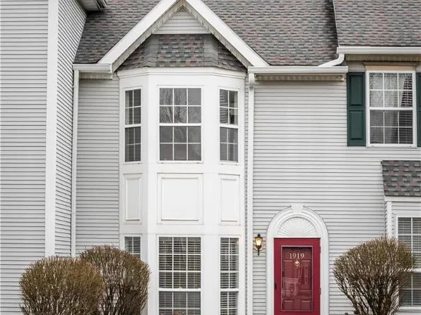 1919 Willings Ln, Hellertown, PA 18055