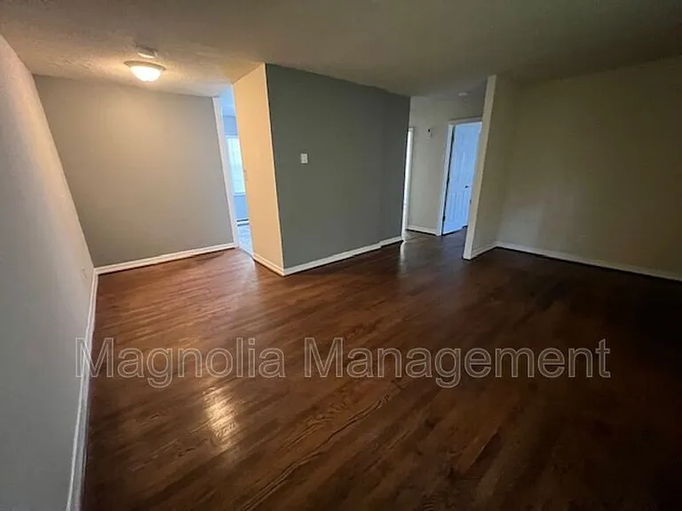 1212 Parham St — Photo 10