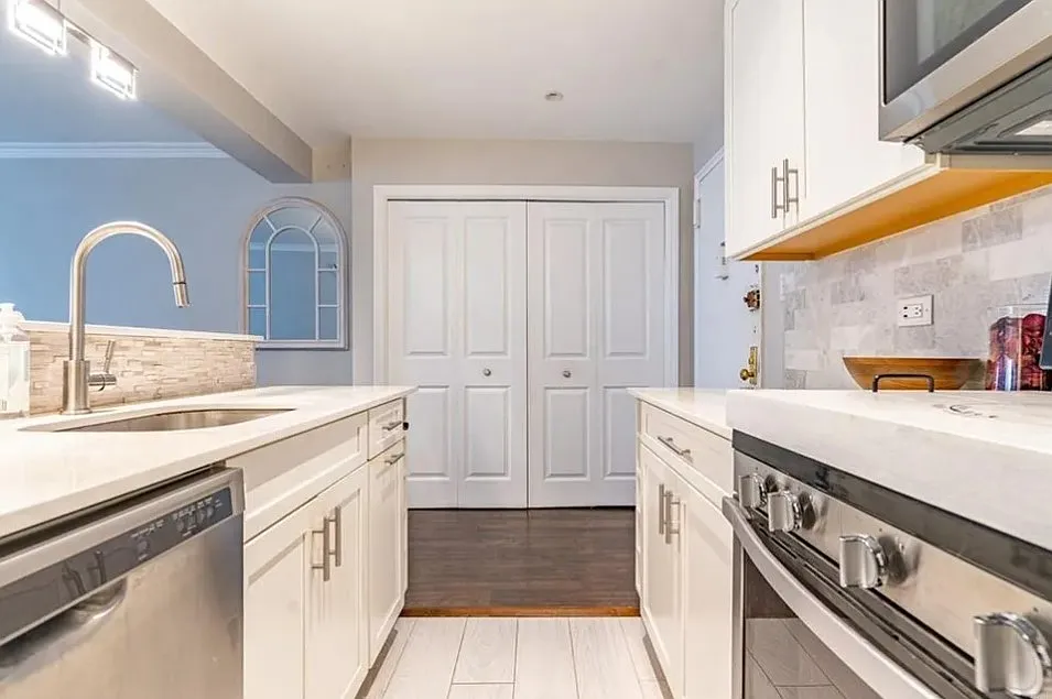 5775 Mosholu Ave APT 2E photo 1