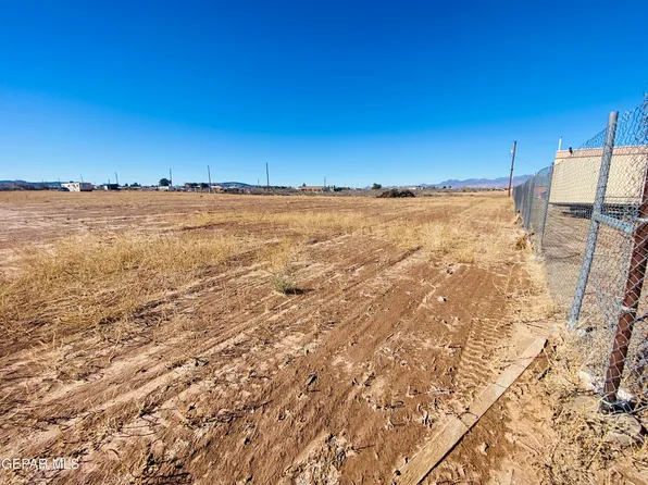 2040 Green Tree Loop, Chaparral, NM 88081