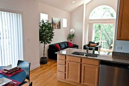 4th image of 1447 N Campbell Ave #3S