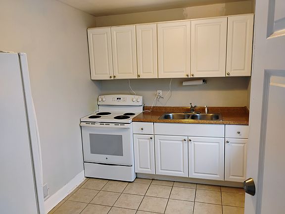 4th image of 172 Thierman Ln APT 2