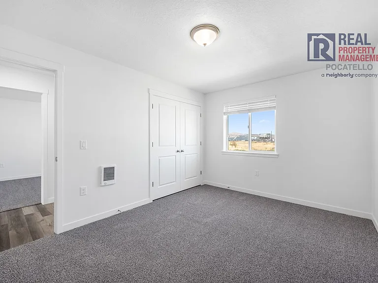 5761 S 5th Ave — Photo 11