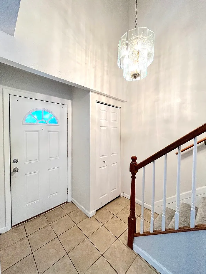 3 bed, 2.5 bath, 1432 sqft, $2,150 — Photo 3