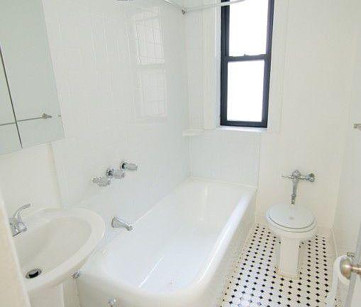 5th image of 4706 45th St APT A5