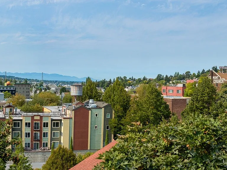 Portal Apartments — Photo 15