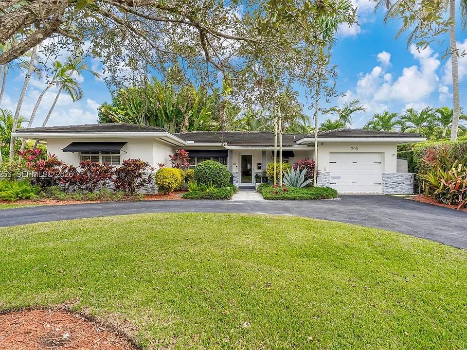 700 Vilabella Ave