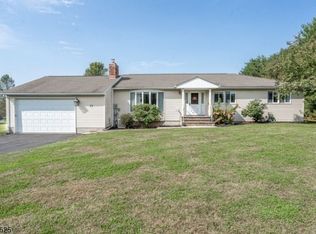 33 Hog Hollow Rd, Pittstown, NJ 08867