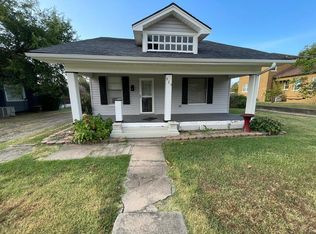 925 E Broadway St, Cushing, OK 74023