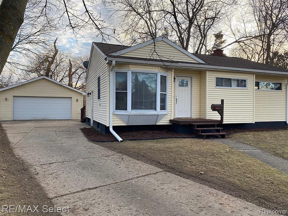 1st image of 837 Southwood Dr