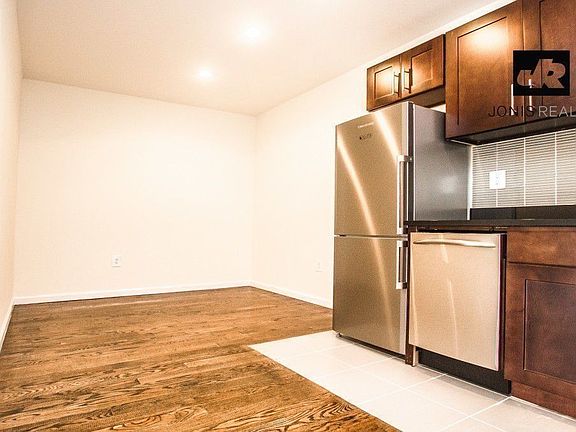 4th image of 167 1st Ave #6R