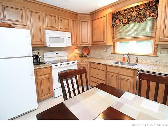 5th image of 133 Diane Ln