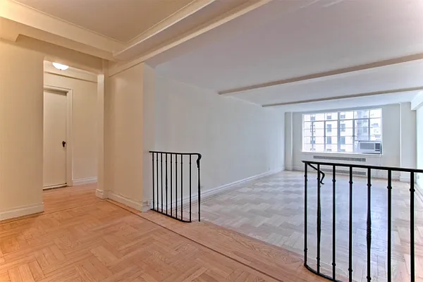 Rented by ROOM Real Estate | media 39