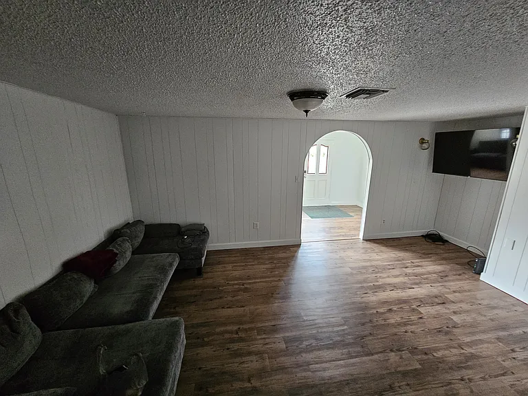 1060 Bevis Rd — Photo 9