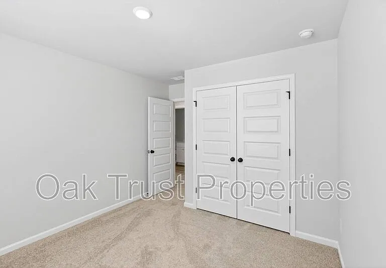 753 Ridgley Dr — Photo 16