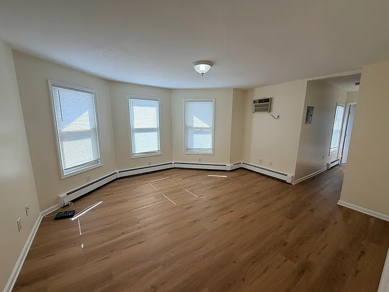 14 Oakwood Ave #4 — Photo 2