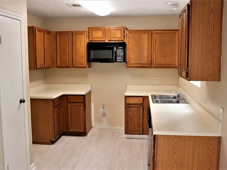 7718 High Village Dr #220 — Photo 8