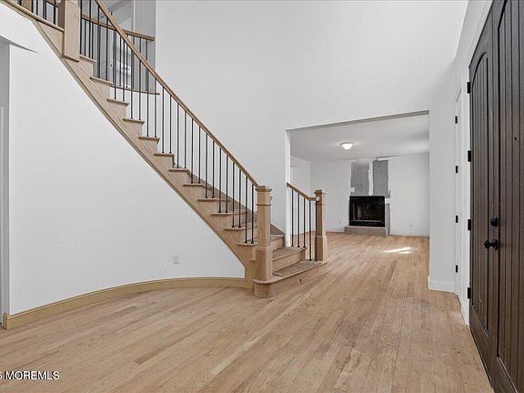 5th image of 10 Cook Court