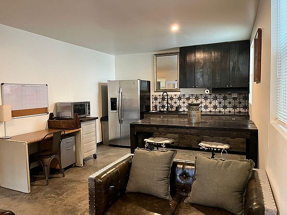 3rd image of 6543 Lexington Ave #1