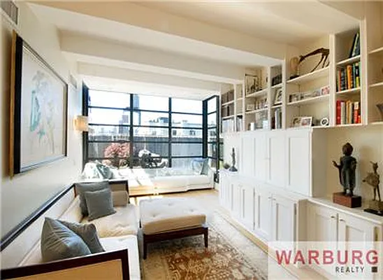 Sold by Warburg | media 19