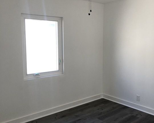 4th image of 829 E 108th St APT 1