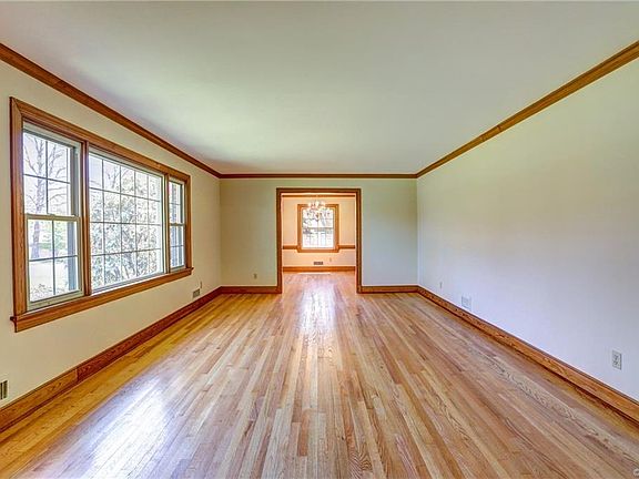 3rd image of 7801 Boxwood Ct