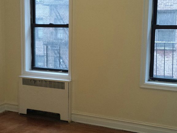 3rd image of 170 Hawthorne St APT 4M