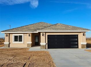 9270 Lindero Rd, Phelan, CA 92371