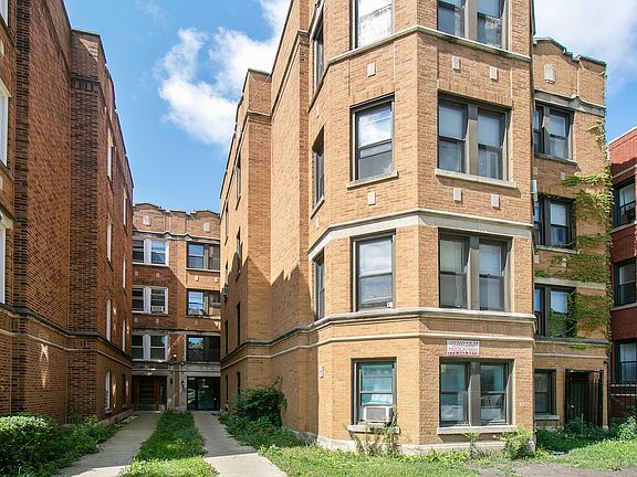 2nd image of 6418 N Albany Ave APT 1W